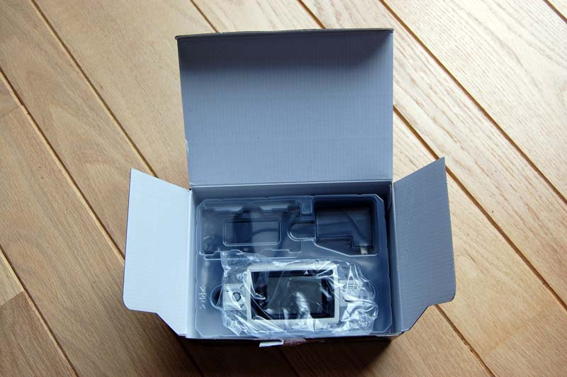 Illustration for article titled Unboxed: Our Shots of the Sidekick iD